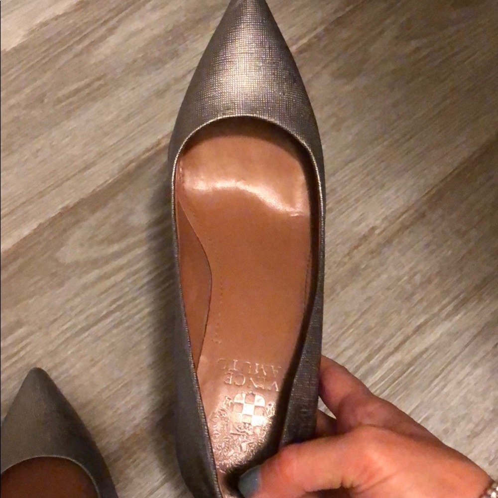 Pumps - Picture 2 of 3